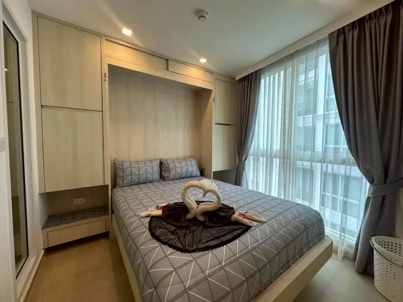 1 bed Central Pattaya Condo is outstanding with fountains, pools with many garden styles surrounding the project. 
