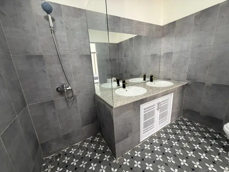  House on 1 Rai land new renovated 6 Bedroom for sale