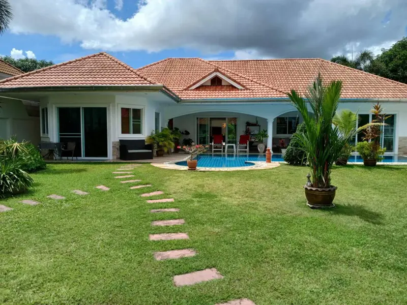 Stunning 5-Bedroom Country Estate Near Khao Chi Chan 