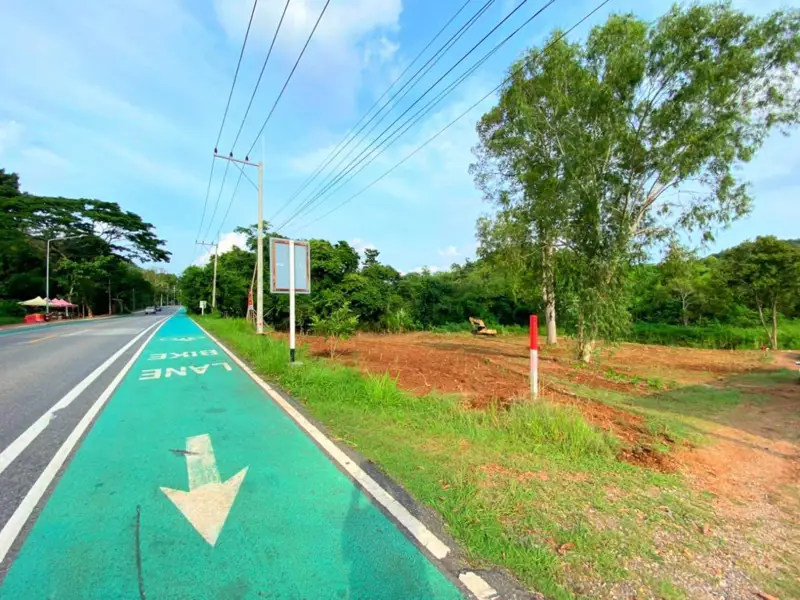 Silver Lake on the main road 2 Rai 2 Ngan 50 Sqw for sale