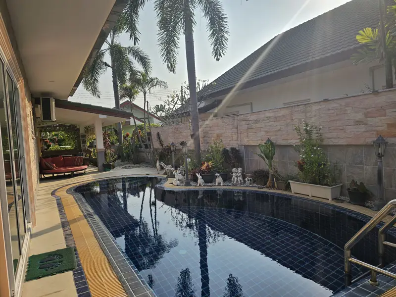 Baan Dusit 1 House with Smart Home System