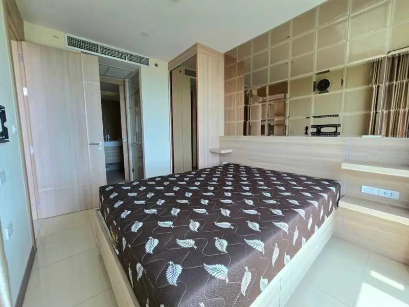 1 bed Condo near  Jomtien Beach view from the rooftop .Riviera Jomtien  a full range of facilities , such as a children's playground, rooftop pool with sunbeds, and a communal gym,