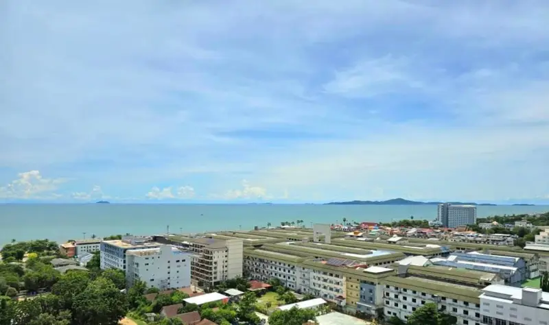 1 bed Condo near  Jomtien Beach view from the rooftop .Riviera Jomtien  a full range of facilities , such as a children's playground, rooftop pool with sunbeds, and a communal gym,