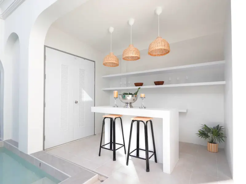 Large pool villa for sale  luxury private pool villa perfectly positioned just off Sukhumvit Road, Quiet neighborhood and  convenient.