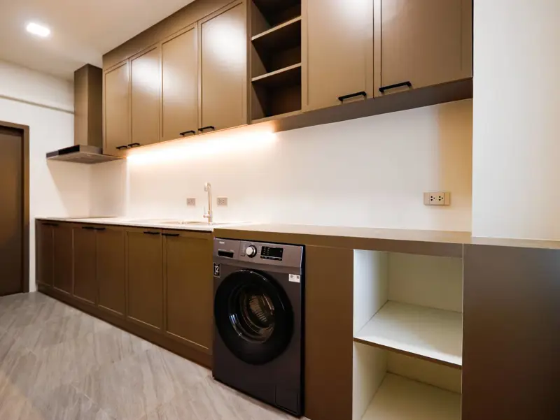 Large pool villa for sale  luxury private pool villa perfectly positioned just off Sukhumvit Road, Quiet neighborhood and  convenient.