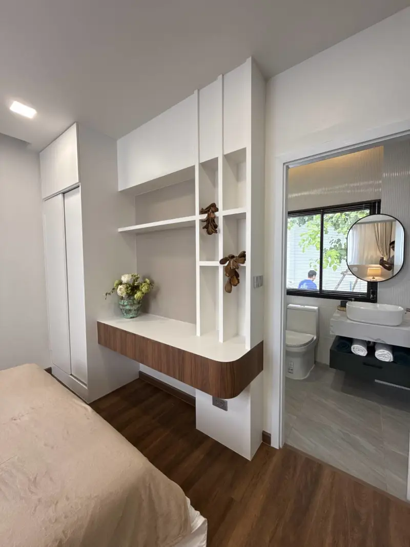 Large pool villa for sale  luxury private pool villa perfectly positioned just off Sukhumvit Road, Quiet neighborhood and  convenient.