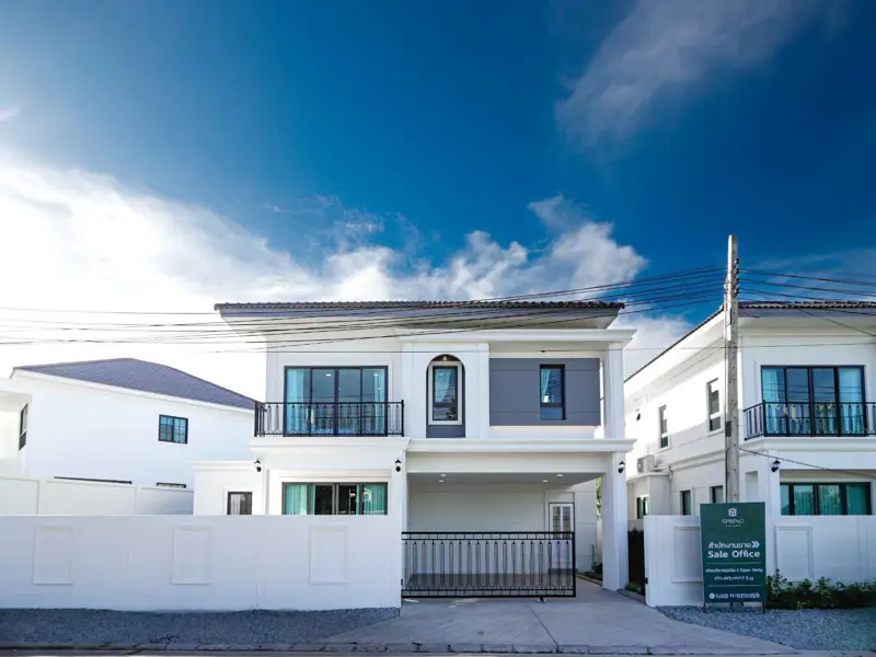 Large pool villa for sale  luxury private pool villa perfectly positioned just off Sukhumvit Road, Quiet neighborhood and  convenient.