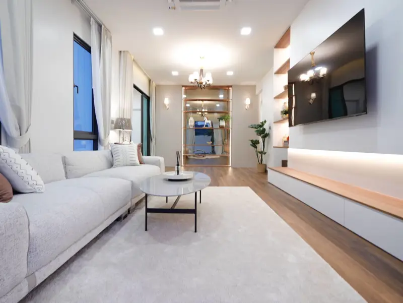 Large pool villa for sale  luxury private pool villa perfectly positioned just off Sukhumvit Road, Quiet neighborhood and  convenient.