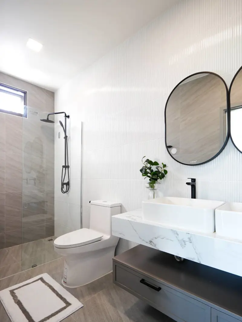 Large pool villa for sale  luxury private pool villa perfectly positioned just off Sukhumvit Road, Quiet neighborhood and  convenient.