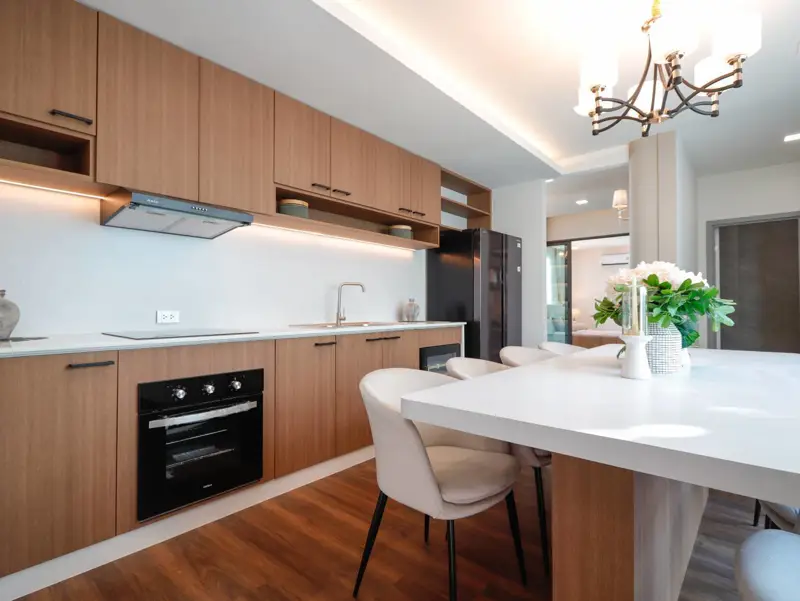 Large pool villa for sale  luxury private pool villa perfectly positioned just off Sukhumvit Road, Quiet neighborhood and  convenient.