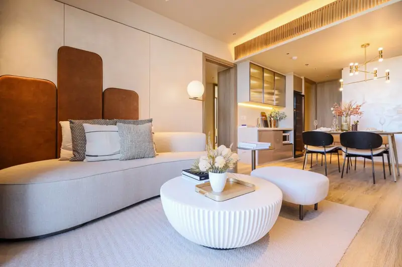 Arom Jomtien-RESALE S84 sqm 2 bed, 2 bath   29th floor, unit 2902  Quota: Foreign Quota  50 meters from Jomtien Beach.  Rooftop infinity pool with panoramic ocean views