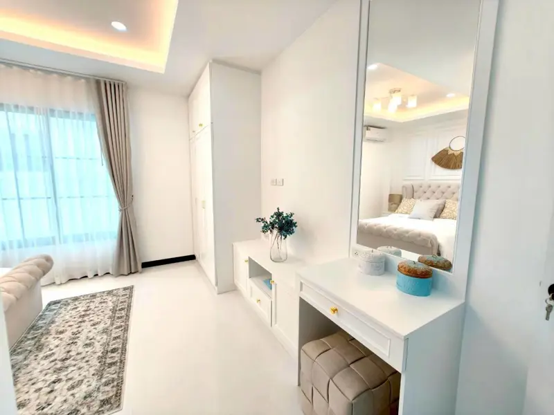  4 bed House for rent  in Sattahip at Garden Hill Garden Hill and has the following facilities: Swimming pool, Gym, Security and Car park.