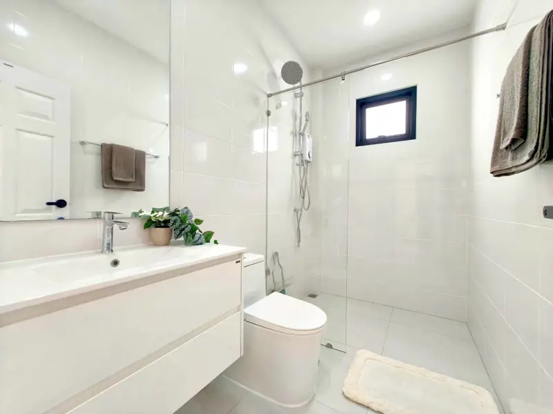  4 bed House for rent  in Sattahip at Garden Hill Garden Hill and has the following facilities: Swimming pool, Gym, Security and Car park.