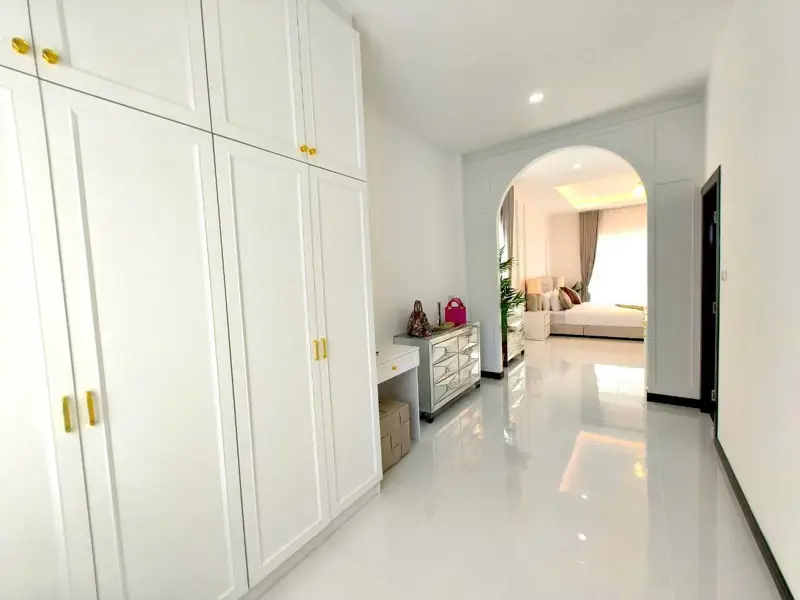  4 bed House for rent  in Sattahip at Garden Hill Garden Hill and has the following facilities: Swimming pool, Gym, Security and Car park.