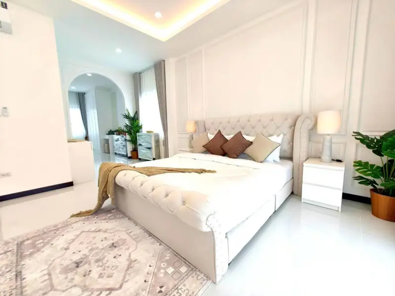  4 bed House for rent  in Sattahip at Garden Hill Garden Hill and has the following facilities: Swimming pool, Gym, Security and Car park.