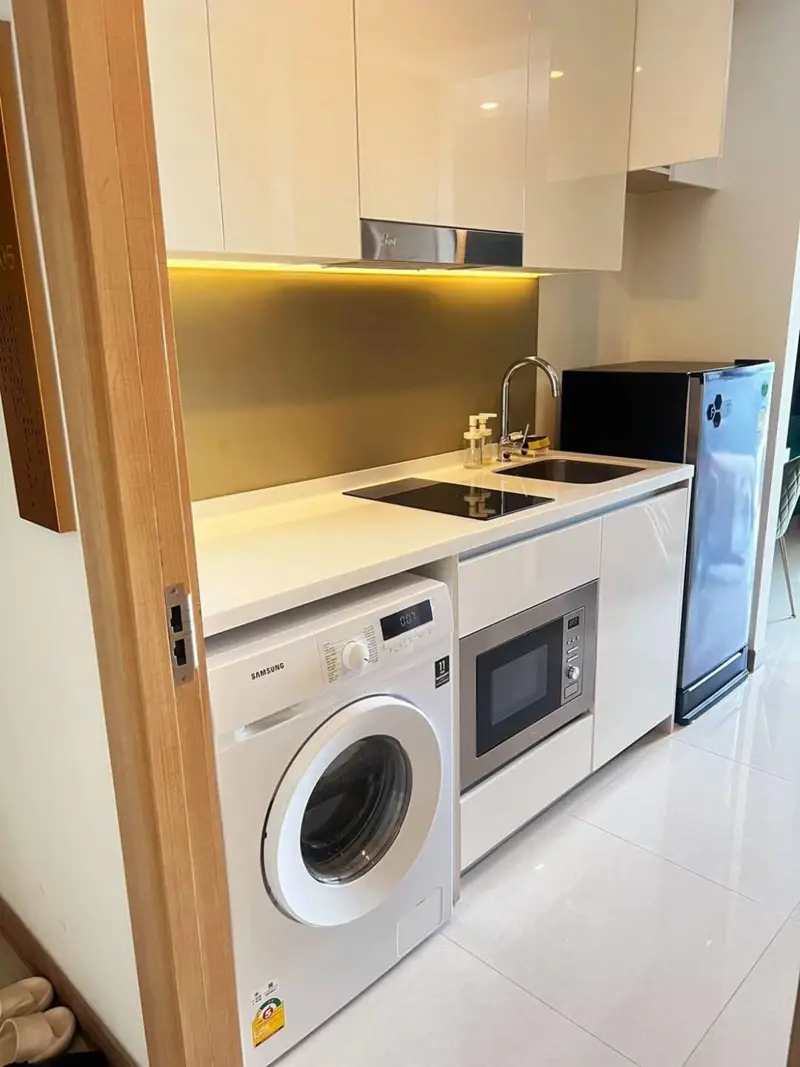 The Riviera Jomtien for sale is designed with amenities such as 24 hr security, cctv, car park, playground, garden, swimming pool and fitness 