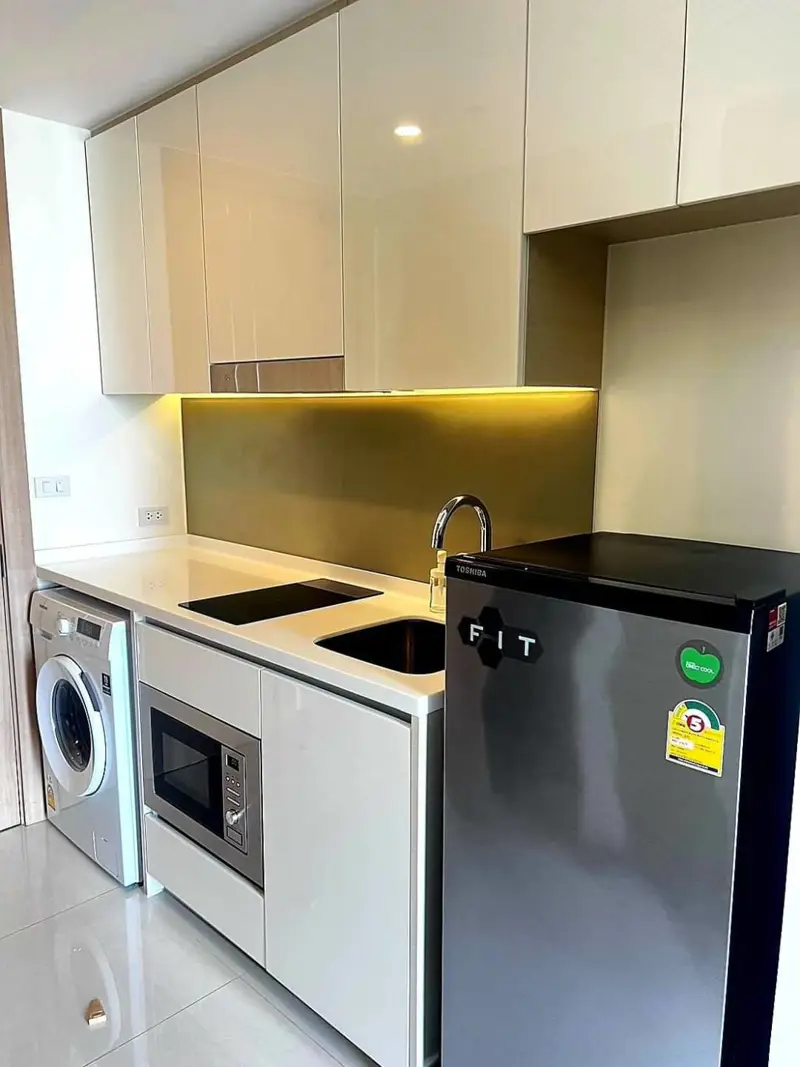 The Riviera Jomtien for sale is designed with amenities such as 24 hr security, cctv, car park, playground, garden, swimming pool and fitness 