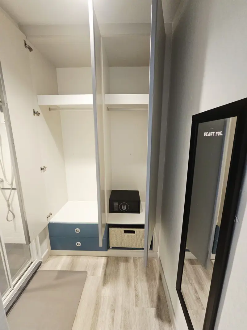 CENTRIC SEA Condominium B-tower 26th Floor cupboards