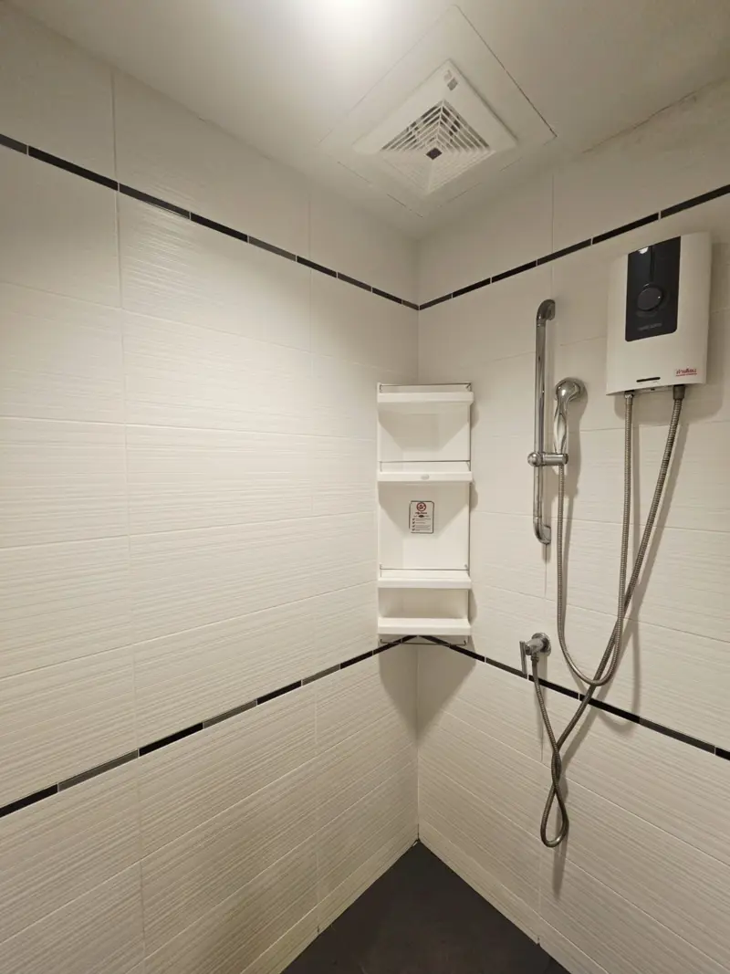 CENTRIC SEA Condominium B-tower 26th Floorshowwer