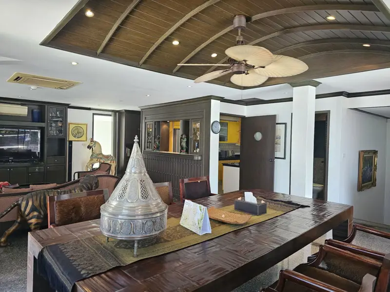 3 bed Duplex sea view beach side condo for sale in central Pattaya