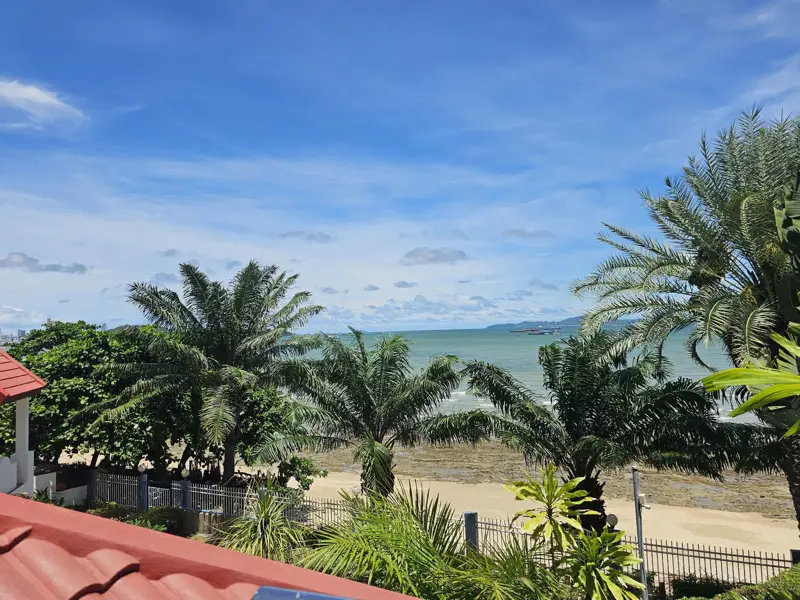 3 bed Duplex sea view beach side condo for sale in central Pattaya