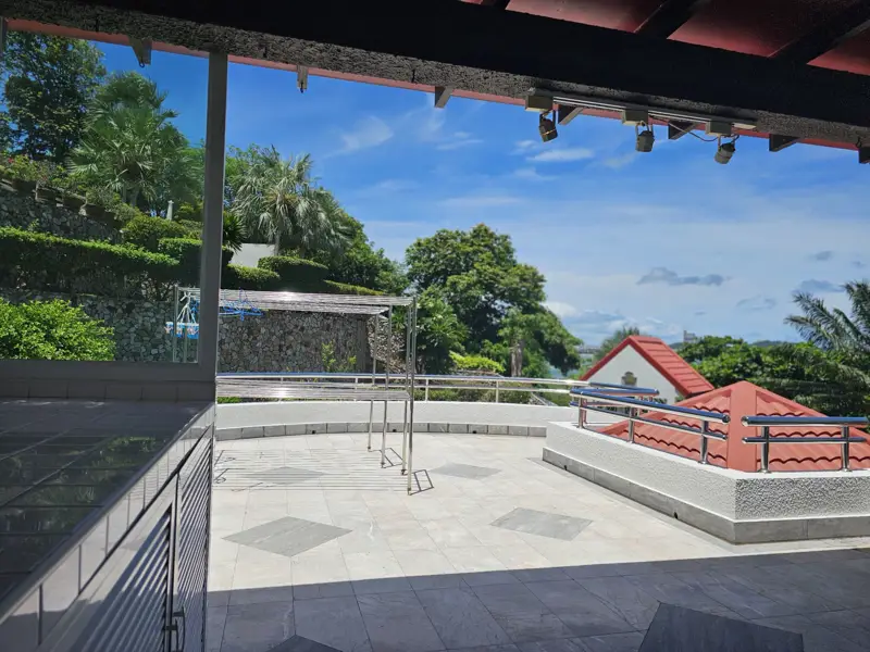 3 bed Duplex sea view beach side condo for sale in central Pattaya