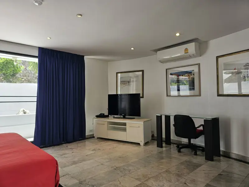 3 bed Duplex sea view beach side condo for sale in central Pattaya