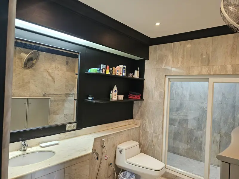 3 bed Duplex sea view beach side condo for sale in central Pattaya