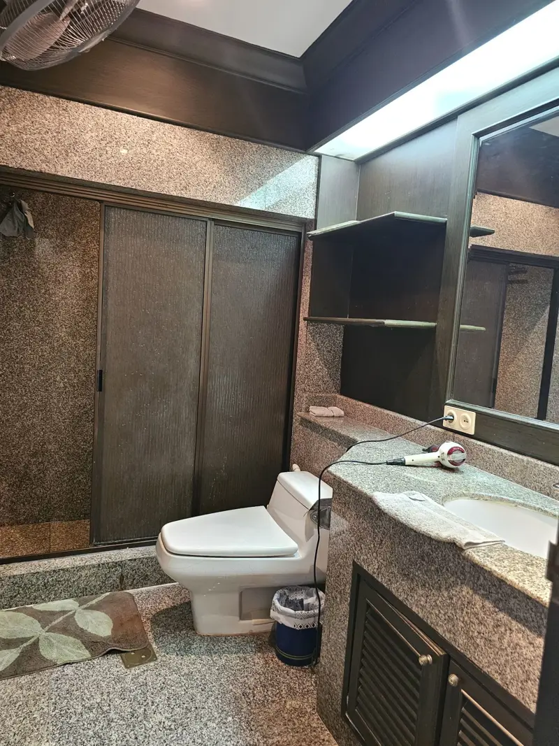 3 bed Duplex sea view beach side condo for sale in central Pattaya