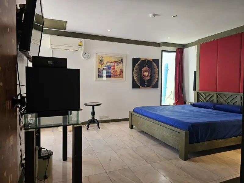 3 bed Duplex sea view beach side condo for sale in central Pattaya