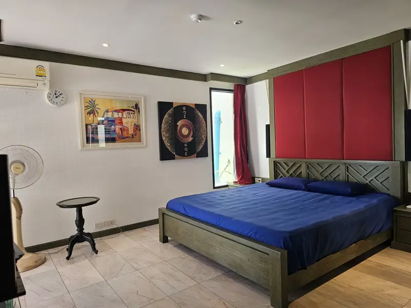 3 bed Duplex sea view beach side condo for sale in central Pattaya