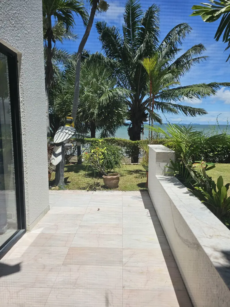 3 bed Duplex sea view beach side condo for sale in central Pattaya