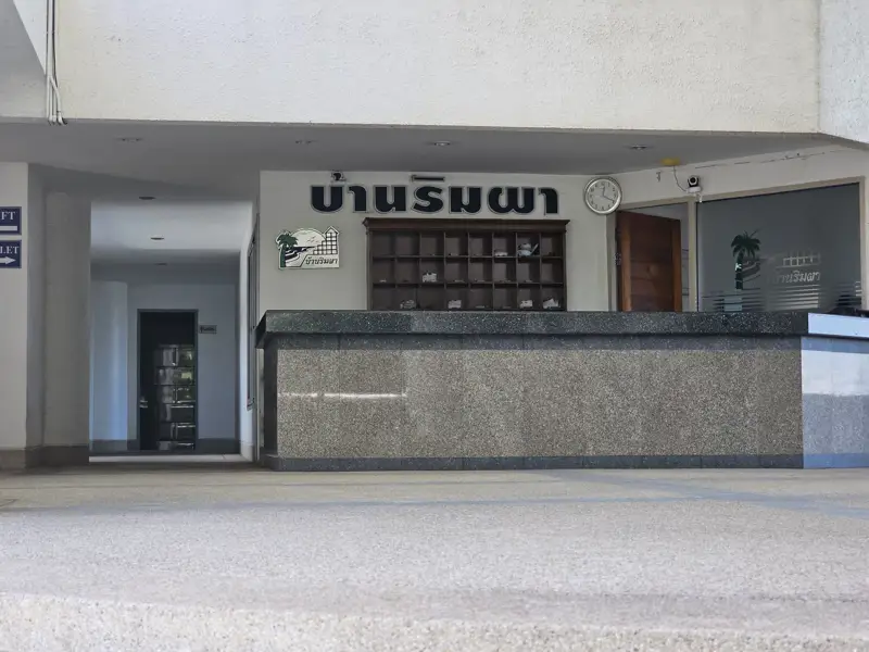 3 bed Duplex sea view beach side condo for sale in central Pattaya