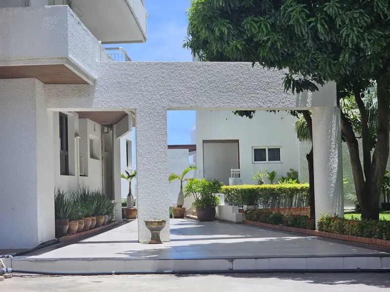 3 bed Duplex sea view beach side condo for sale in central Pattaya