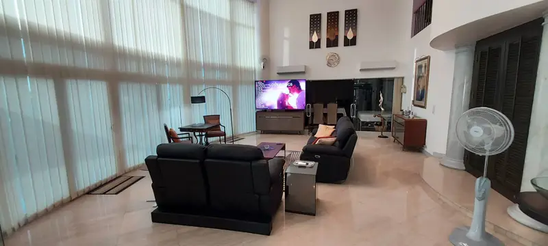 Silver Beach Penthouse 5 Bedroom for sale  5 bathrooms,   European Kitchen,   fully furnished,  panoramic sea view,  Wongamat Beach. 24 hours security, large communal swimming pool