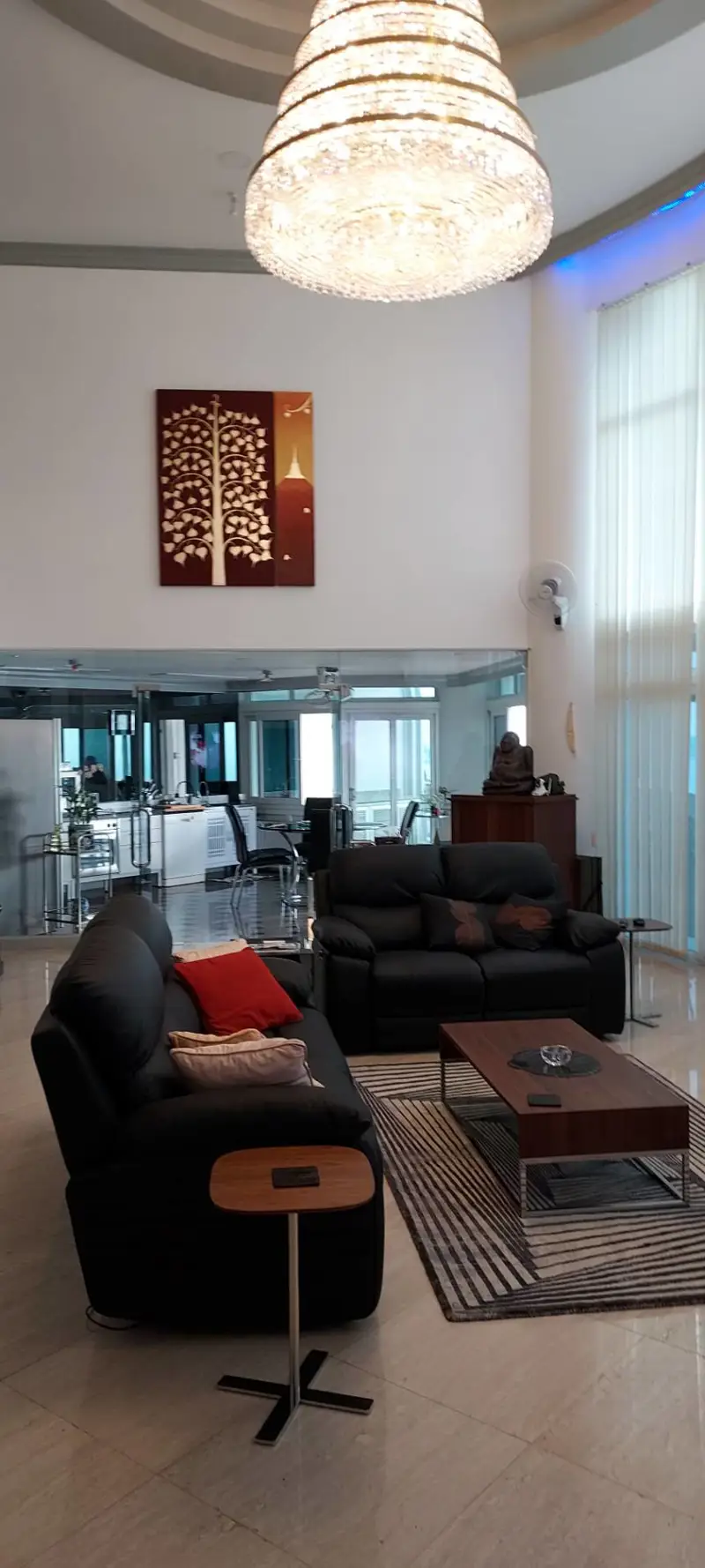 Silver Beach Penthouse 5 Bedroom for sale  5 bathrooms,   European Kitchen,   fully furnished,  panoramic sea view,  Wongamat Beach. 24 hours security, large communal swimming pool