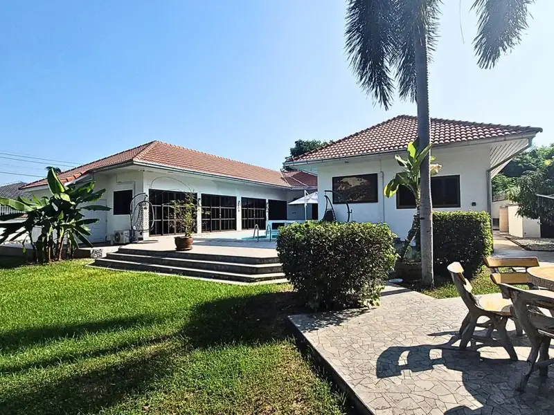 Chak Nok Pool Villa