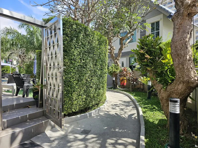 2 bed house for rent or sale in Chateau Dale Nong Prue Swimming pool, Security and Car park.