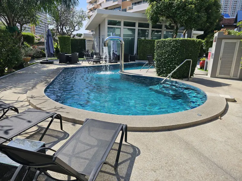 2 bed house for rent or sale in Chateau Dale Nong Prue Swimming pool, Security and Car park.