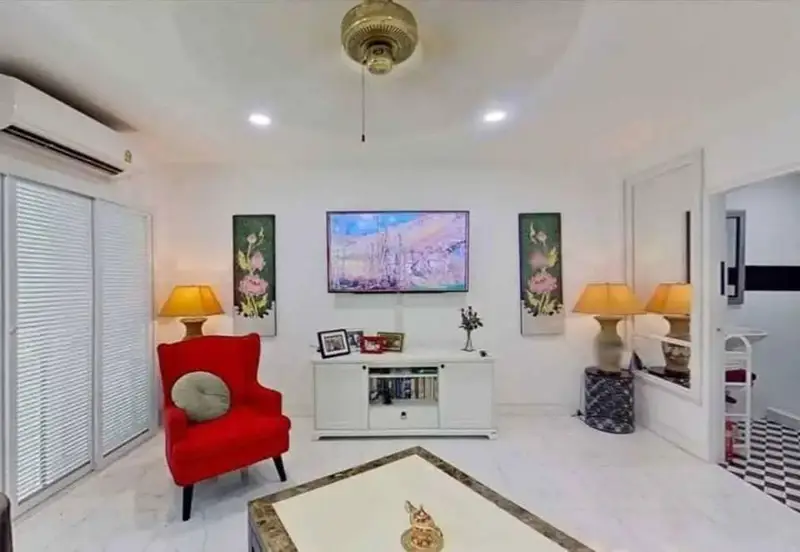 Luxury 4-Bedroom Designer Townhouse on Pratumnak Hill — just 600 meters from the beach 4 Bedrooms 4.5 Bathrooms  380 m² living space  