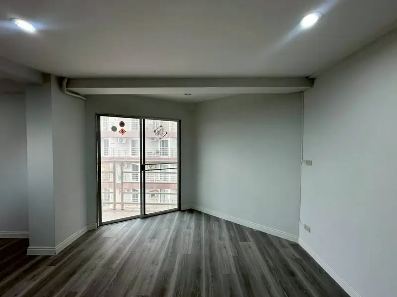  2 bed condo Jomtien stunning sea views 10th-floor corner unit fresh breeze sweeping views.  2 large units combined, 67 sq m.