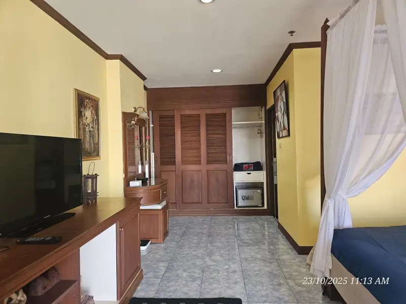 View Talay 2 1 bed condo for rent  550 meters close to Jomtien Beach overlooking a 180-degree sea view. Many shopping centers, Thai and international restaurants