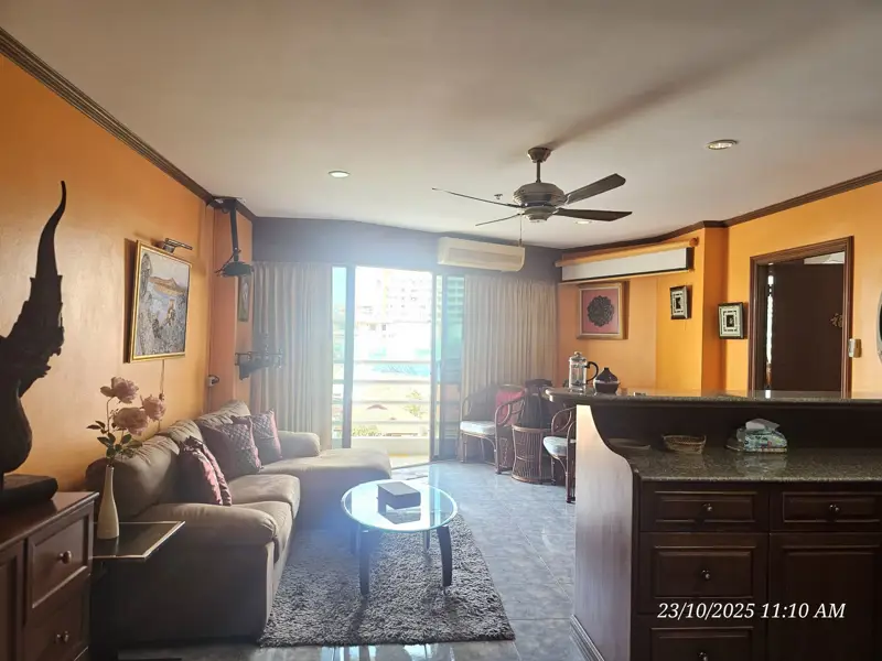 View Talay 2 1 bed condo for rent  550 meters close to Jomtien Beach overlooking a 180-degree sea view. Many shopping centers, Thai and international restaurants