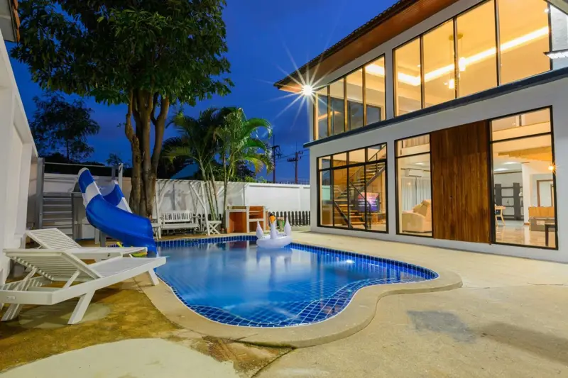 Pool Villa Jomtien for rent Deposit 2 month Advance 1 month  5 Bedroom  4 Bathroom  5 minute to Sukhumvit and 5 minute to the beach