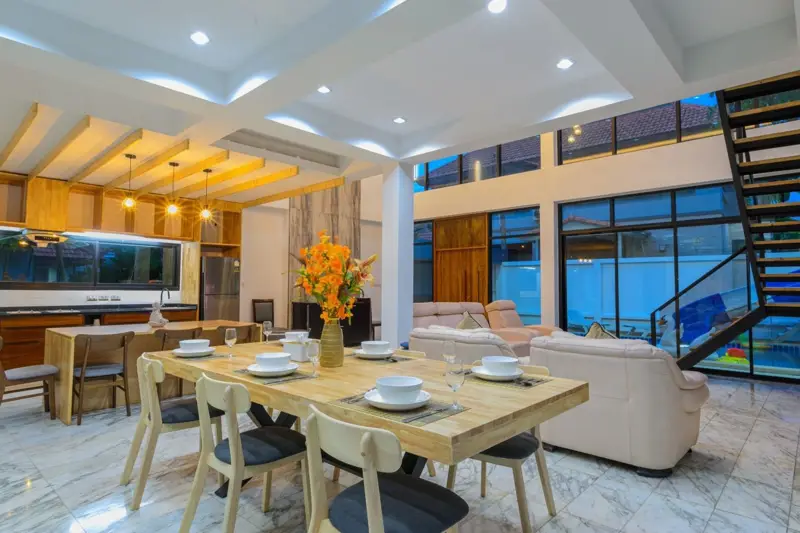 Pool Villa Jomtien for rent Deposit 2 month Advance 1 month  5 Bedroom  4 Bathroom  5 minute to Sukhumvit and 5 minute to the beach