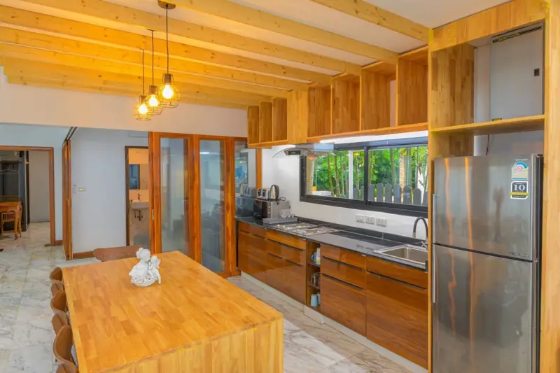 Pool Villa Jomtien for rent Deposit 2 month Advance 1 month  5 Bedroom  4 Bathroom  5 minute to Sukhumvit and 5 minute to the beach