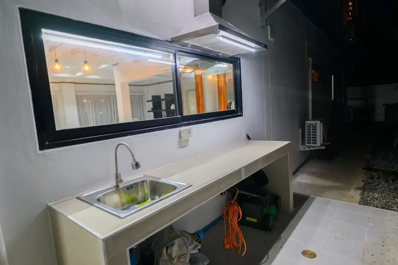 Pool Villa Jomtien for rent Deposit 2 month Advance 1 month  5 Bedroom  4 Bathroom  5 minute to Sukhumvit and 5 minute to the beach