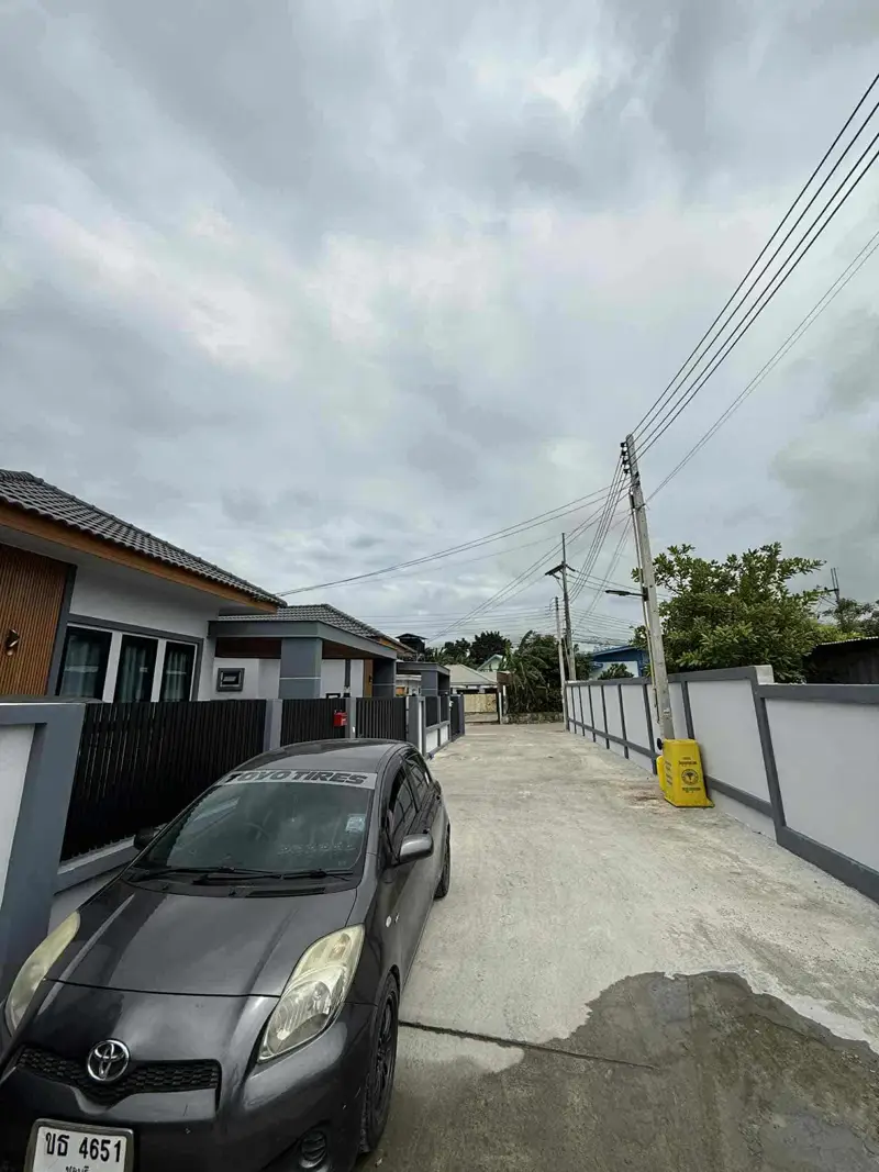  Huay Yai House for rent  3 bedrooms 3 bathrooms Kitchen Living room Parking for 2 cars