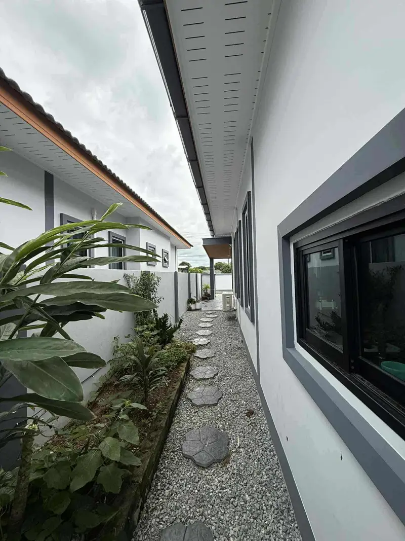  Huay Yai House for rent  3 bedrooms 3 bathrooms Kitchen Living room Parking for 2 cars