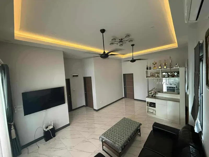  Huay Yai House for rent  3 bedrooms 3 bathrooms Kitchen Living room Parking for 2 cars